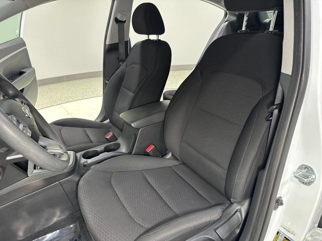 Used 2020 Hyundai Elantra SE w/ Cargo Package (C1) FWD image 12