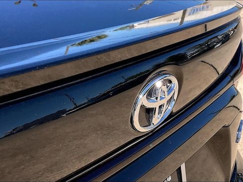 Used 2025 Toyota Corolla SE image 31