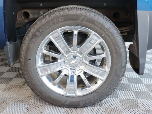 Used 2016 Chevrolet Silverado 1500 High Country w/ High Country Premium Package image 18