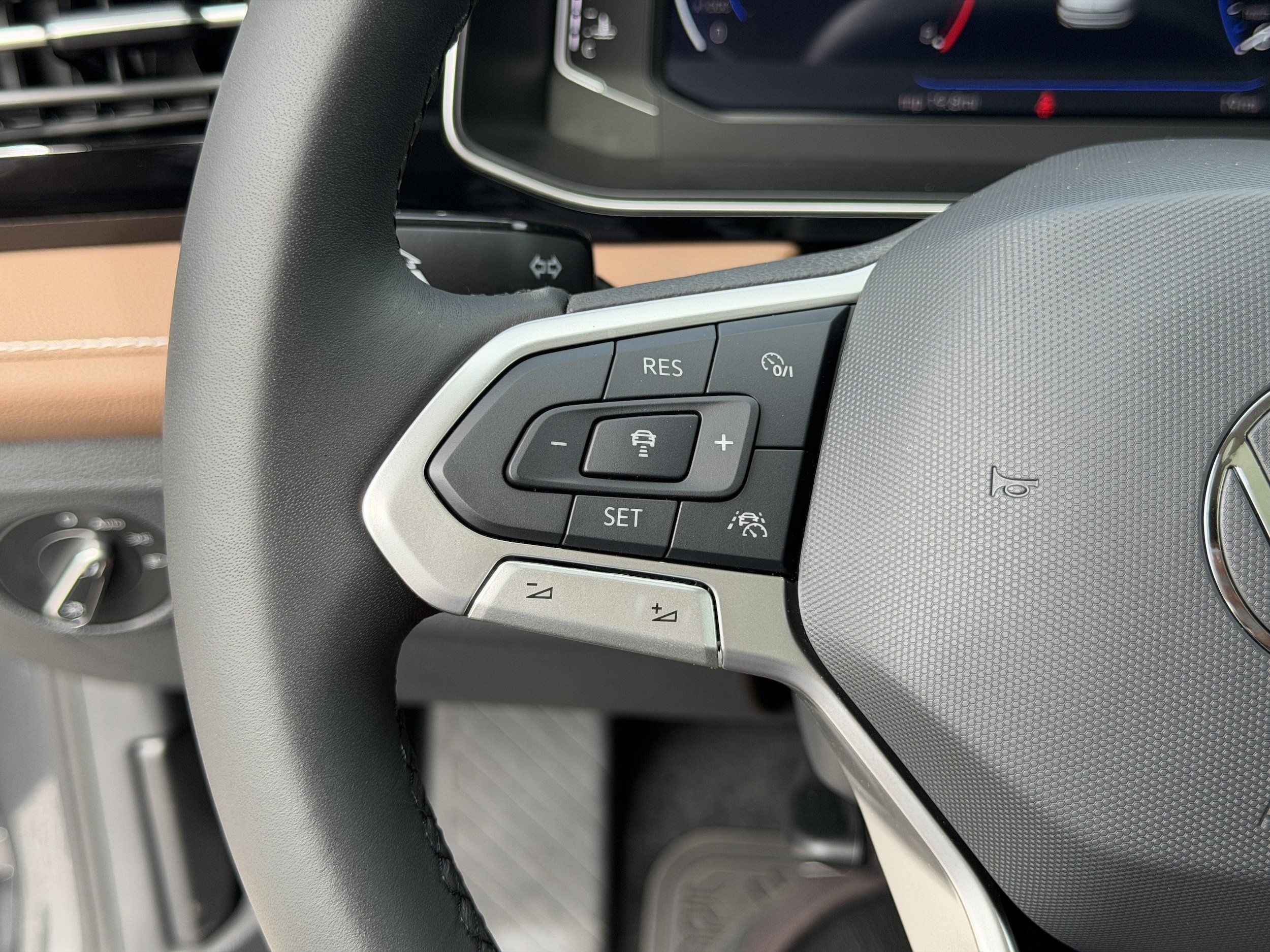 New 2026 Volkswagen Jetta SEL FWD image 30
