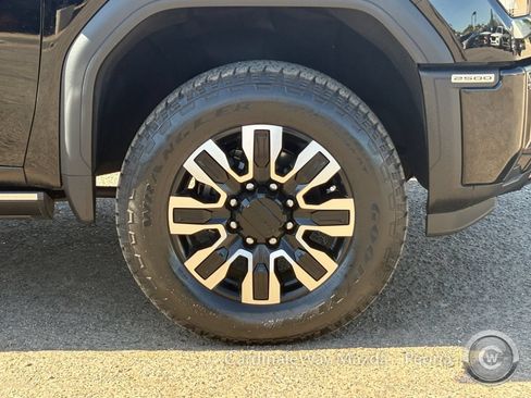 Used 2024 GMC Sierra 2500 Denali Ultimate AWD/4WD image 12