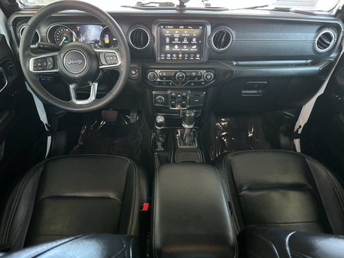 Used 2023 Jeep Wrangler Unlimited Sahara AWD/4WD image 12