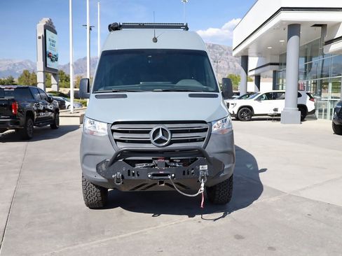 Used 2022 Mercedes-Benz Sprinter 2500 image 9