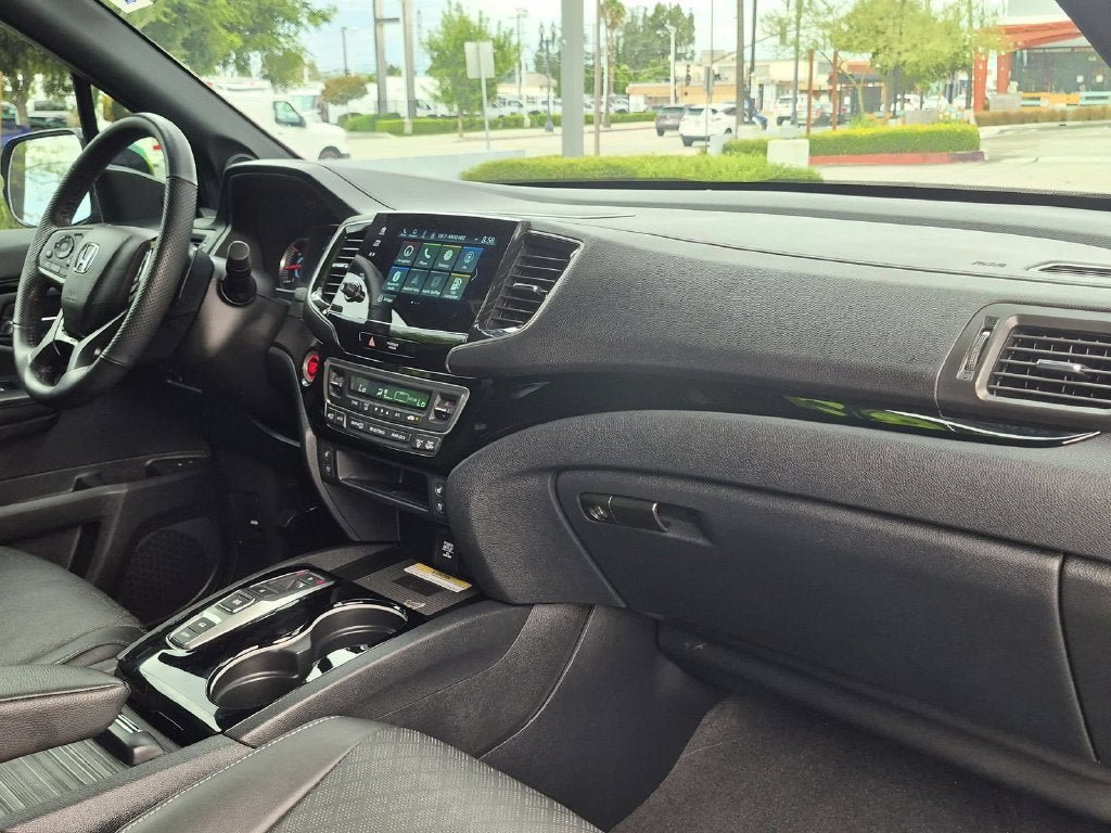 Used 2021 Honda Passport Elite image 32