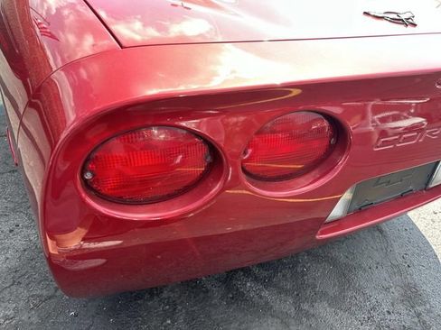 Used 2001 Chevrolet Corvette Coupe w/ Preferred Equipment Group1 RWD image 13