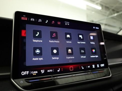 New 2026 Volkswagen Tiguan SE AWD/4WD image 16