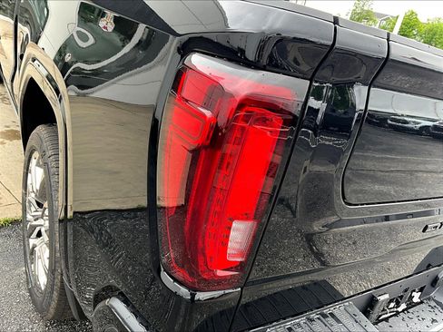 New 2026 GMC Sierra 1500 Denali w/ Denali Reserve Package AWD/4WD image 15