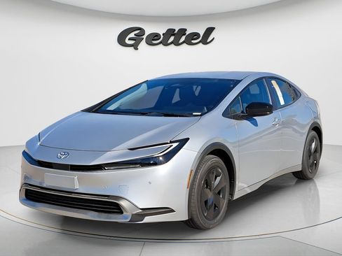 New 2026 Toyota Prius Plug-In Hybrid FWD image 1