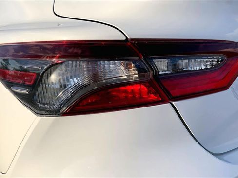 Used 2022 Toyota Camry LE image 27