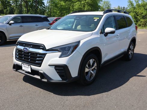 Used 2023 Subaru Ascent Premium w/ Convenience Package AWD/4WD image 3