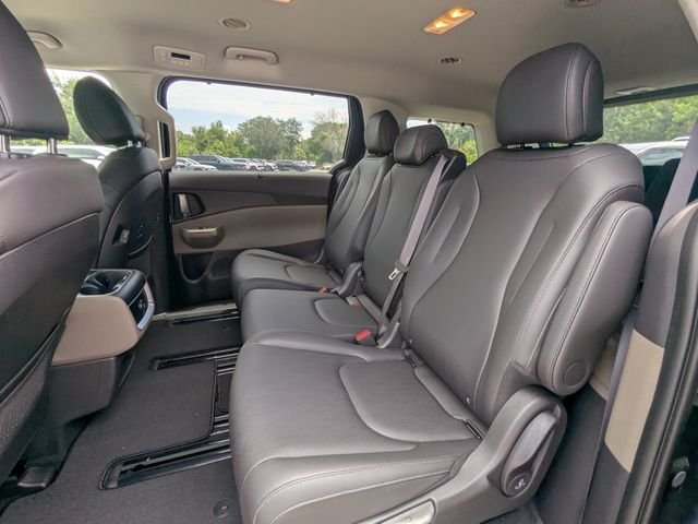 New 2026 Kia Carnival EX FWD image 17