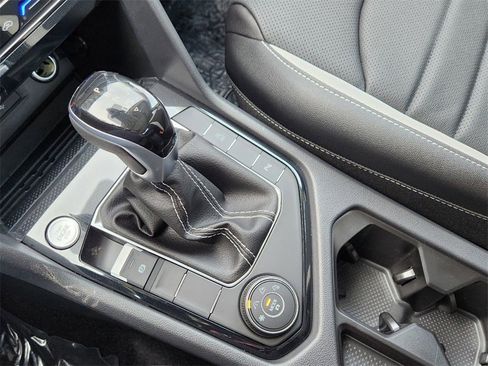 New 2025 Volkswagen Taos SEL image 23