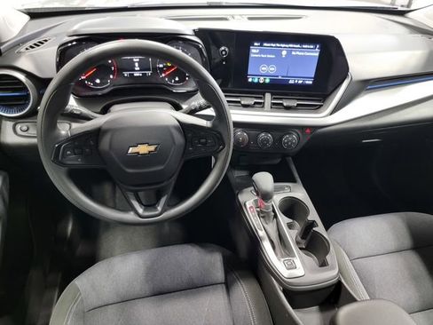 Certified 2025 Chevrolet Trax LS w/ LS Convenience Package FWD image 28