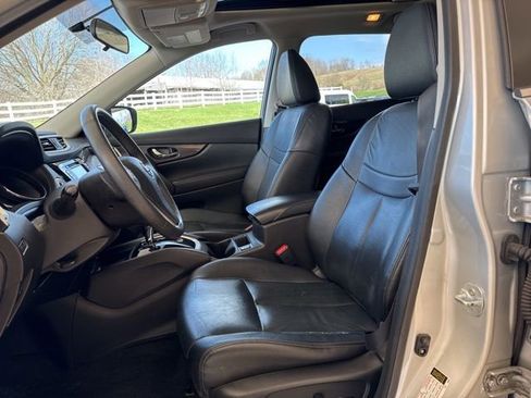 Used 2016 Nissan Rogue SL w/ SL Premium Package image 9