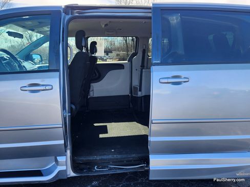 Used 2013 Dodge Grand Caravan SXT w/ Rear Park Assist Pkg image 33