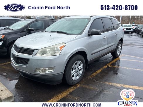 Used 2011 Chevrolet Traverse LS image 2