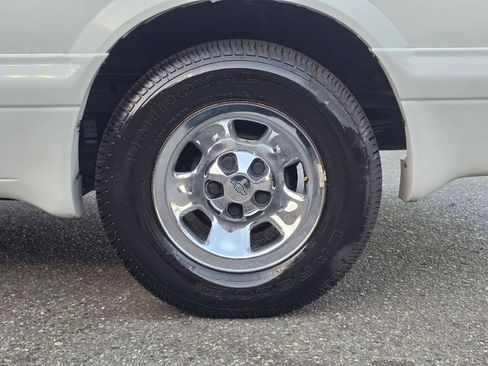 Used 2001 Chevrolet Astro Passenger RWD image 29