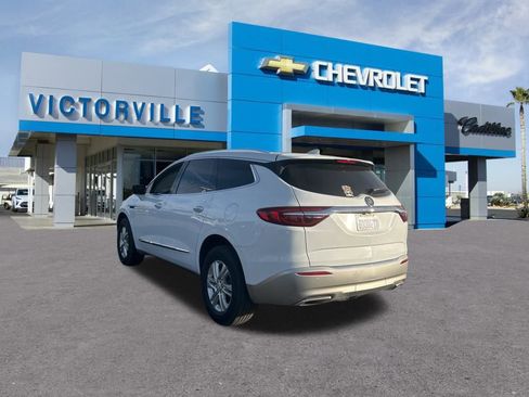 Used 2021 Buick Enclave Essence image 5