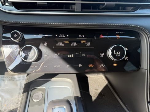 Used 2023 INFINITI QX60 Luxe w/ Performance Audio Package image 29