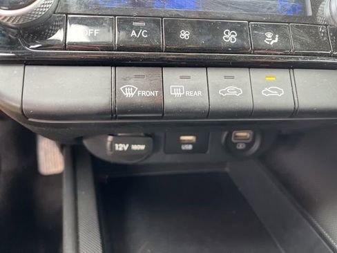 Used 2023 Hyundai Elantra SEL image 21