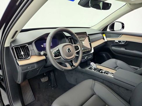 New 2026 Volvo XC90 B5 Core image 16