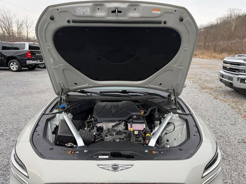 Used 2025 Genesis G70 2.5T image 30