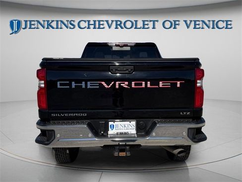 Used 2020 Chevrolet Silverado 2500 LTZ w/ LTZ Premium Package image 4