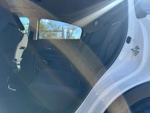 Used 2021 Honda HR-V EX image 19