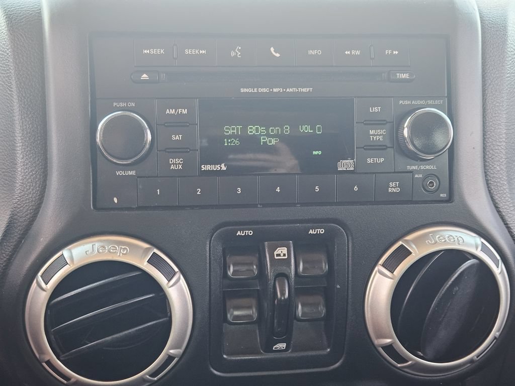 Used 2018 Jeep Wrangler Unlimited Sahara w/ Max Tow Package AWD/4WD image 15