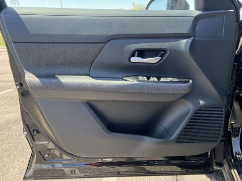 New 2025 Nissan Kicks SV w/ SV Premium Package image 20