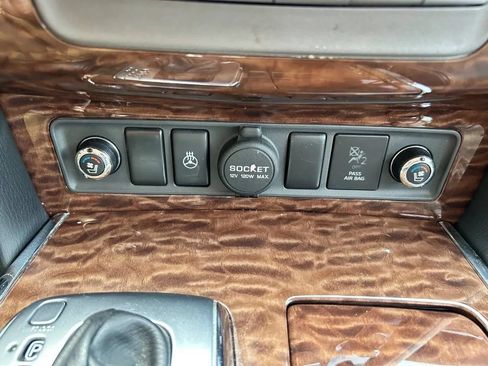 Used 2017 Nissan Armada Platinum w/ Captain Seat Package RWD image 30