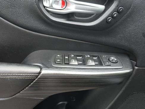 Used 2015 Jeep Cherokee Limited w/ Luxury Group image 11