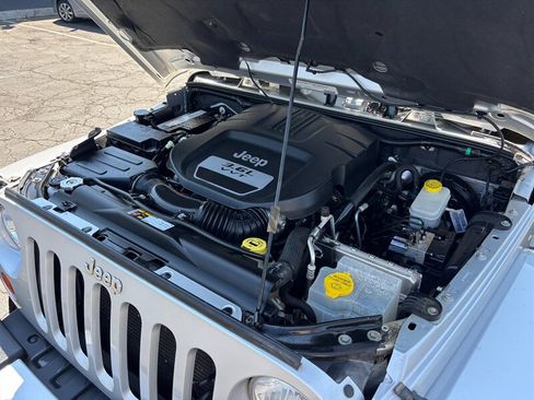 Used 2012 Jeep Wrangler Sahara AWD/4WD image 18