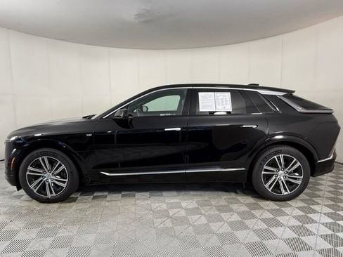 Certified 2024 Cadillac Lyriq Luxury RWD image 3