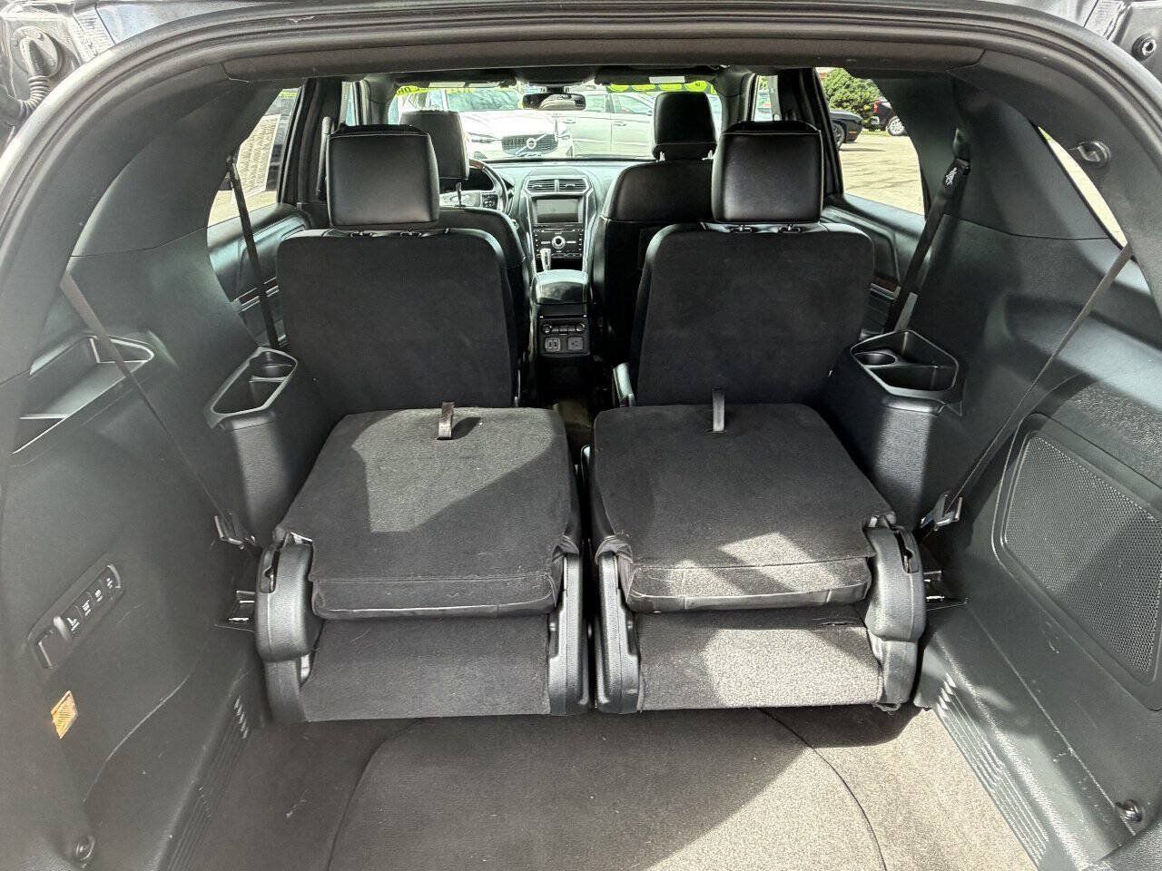 Used 2018 Ford Explorer Platinum AWD/4WD image 12