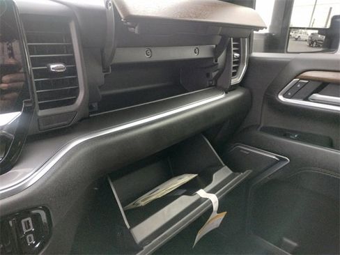 Used 2025 Chevrolet Silverado 3500 High Country w/ High Country Premium Package image 27