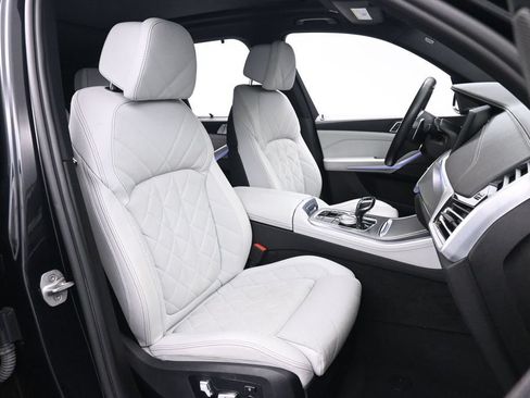 Used 2023 BMW X5 xDrive40i w/ Executive Package AWD/4WD image 23