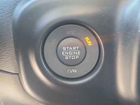 Used 2022 Jeep Wrangler Unlimited Sport AWD/4WD image 13
