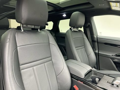 Used 2026 Land Rover Range Rover Evoque S AWD/4WD image 6