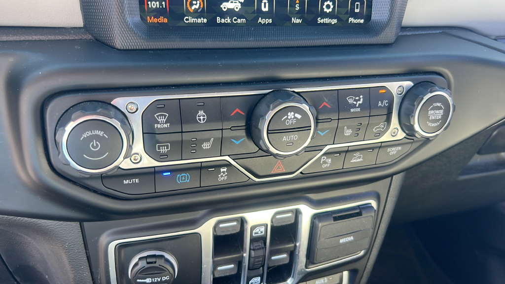 Used 2021 Jeep Wrangler Unlimited Sahara AWD/4WD image 24