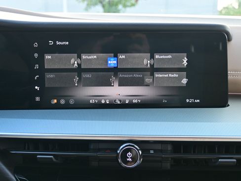 Certified 2025 Nissan Murano Platinum w/ Cargo Package image 22