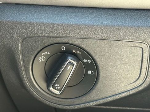 Used 2018 Volkswagen Atlas SE AWD/4WD image 19