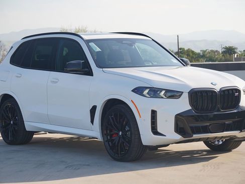 New 2026 BMW X5 M60i w/ Climate Comfort Package image 3