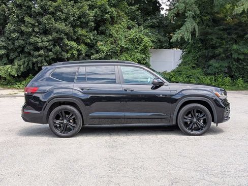 Used 2023 Volkswagen Atlas SEL R-Line AWD/4WD image 3
