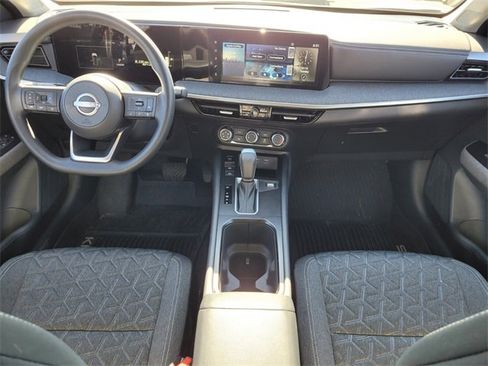 Certified 2025 Nissan Kicks SV w/ Illumination Package image 12