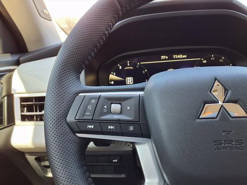 Used 2026 Mitsubishi Outlander SEL FWD image 19