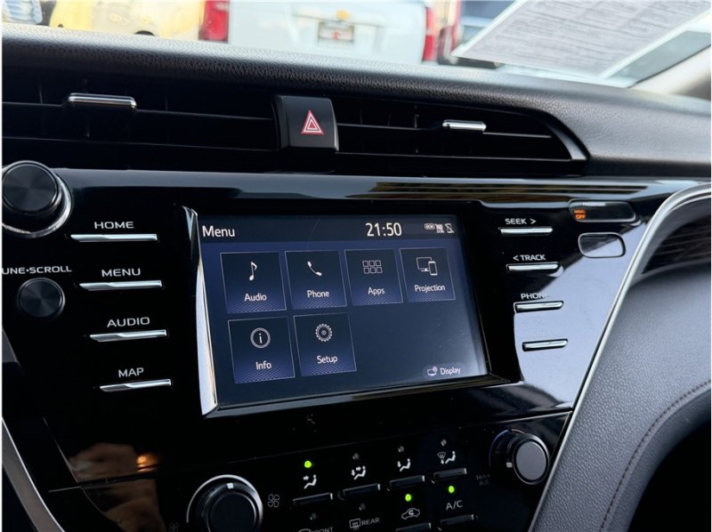 Used 2019 Toyota Camry LE FWD image 41