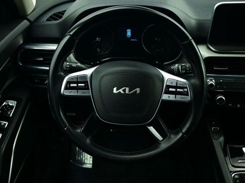 Certified 2022 Kia Telluride S image 3