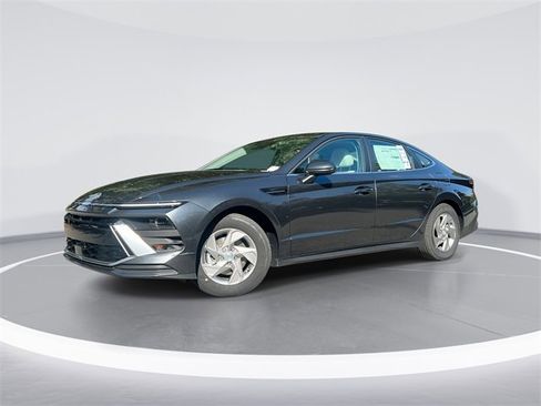 New 2026 Hyundai Sonata SE image 1