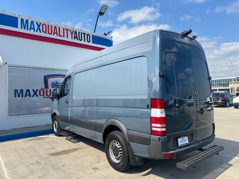 Used 2018 Mercedes-Benz Sprinter 2500 image 27
